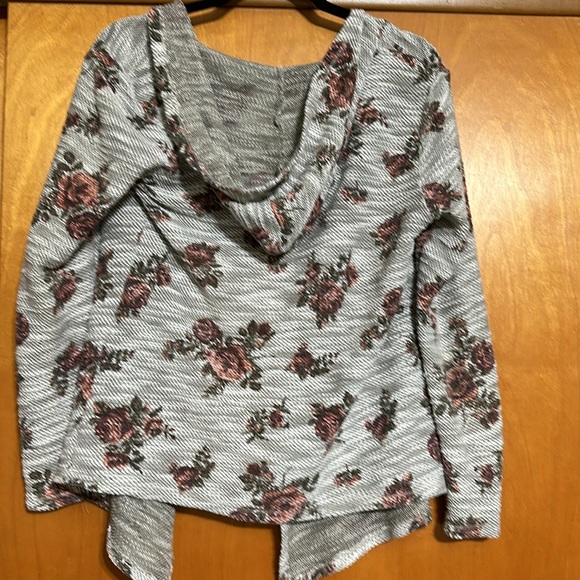 Jolt flower cardigan. - Picture 2 of 3